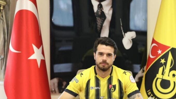 istanbulspor-duhan-aksuyu-yeniden-kadrosuna-katti-pDaeNvXT.jpg