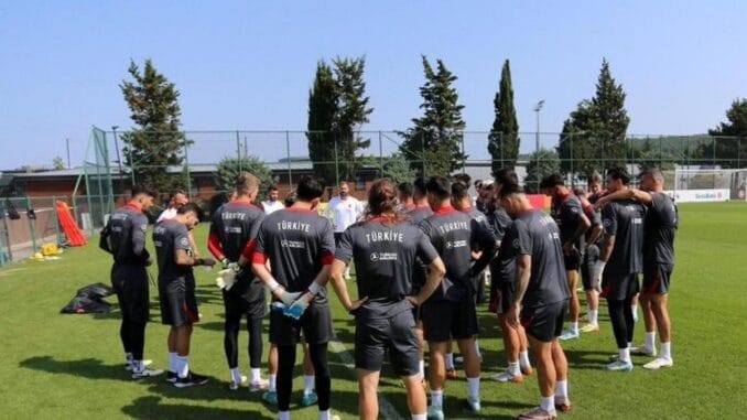 a-milli-futbol-takimi-galler-ile-onemli-macta-karsilasiyor-BJtkm9I9.jpg