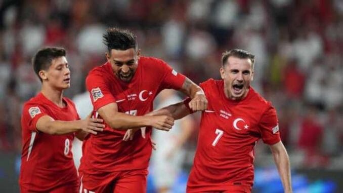 a-milli-futbol-takimi-izlandayi-3-1-yenerek-one-gecti-qYzw7dgr.jpg