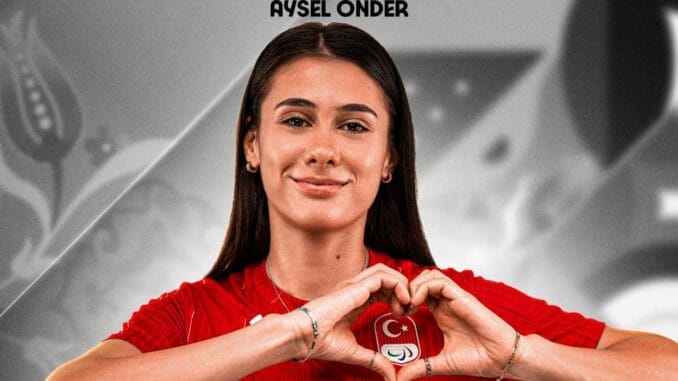aysel-onderden-gumus-madalya-CcRass8a.jpg