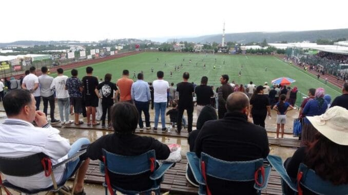 erdemlide-mahalleler-arasi-futbol-turnuvasi-coskuyla-tamamlandi-L8FfMerT.jpg