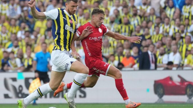 fenerbahce-antalyaspor-ile-kritik-macta-karsilasiyor-M8AAtmz1.jpg