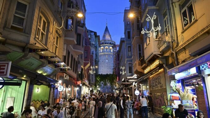 istanbula-yabanci-turist-akini-2023-temmuz-verileri-DJC7TuQg.jpg