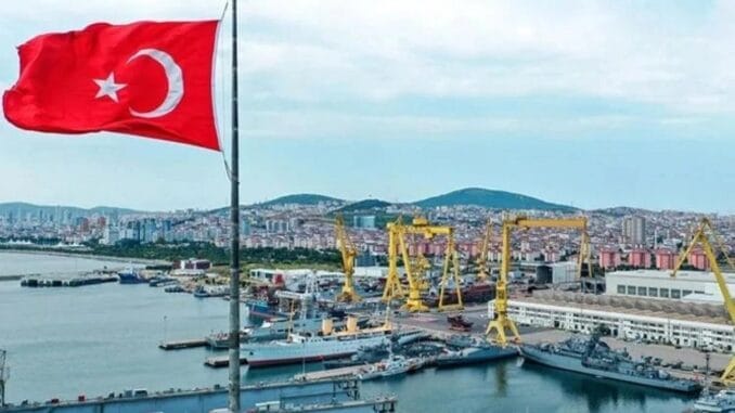 pirireis-denizaltisi-ve-turkiyenin-stratejik-tersane-ihtiyaci-EUr9265Y.jpg