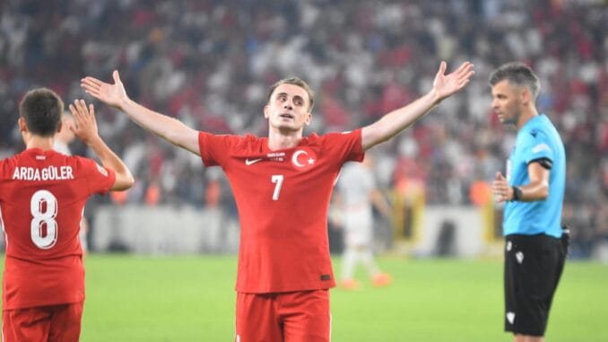portekiz-basinindan-kerem-akturkogluna-ovguler-Bn8H2eay.jpg
