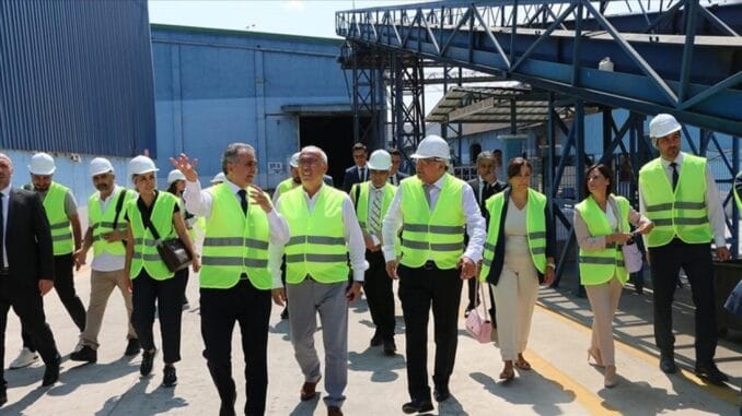 tarim-kredi-orucoglu-yag-fabrikasini-ziyaret-etti-WGAB5Vet.jpg
